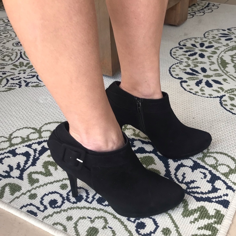 Xappeal Angel Black Suede Ankle Booties Buckle Zip High Heel Size 10 - Picture 8 of 8